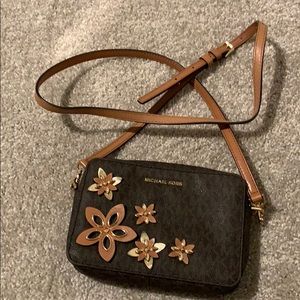 Michael Korda Crossbody